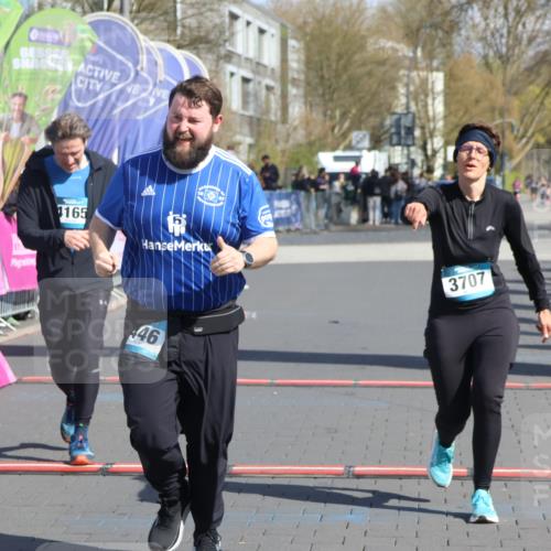 12.04.2026 - 45. Internationalen Wilhelmsburger Insellauf Strokosch-Dieckow http://msf.ph/oto/9468580 12.04.2026 11:20:28 Ziel 4058, 3707, 4446, 4165 meine-sportfotos.de