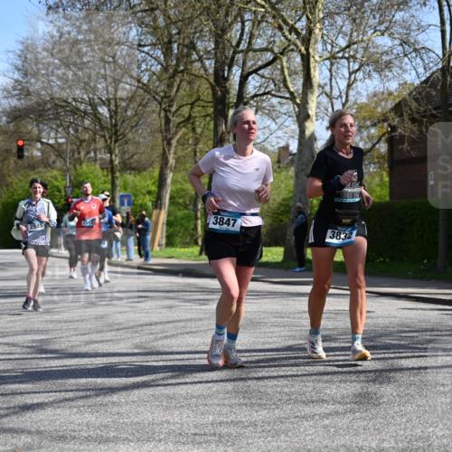 12.04.2026 - 45. Internationalen Wilhelmsburger Insellauf J. Mangold http://msf.ph/oto/9468586 12.04.2026 11:10:29 Ziel 3239, 2859, 2811, 2346, 3884, 3847, 3832, 2199, 3715, 2585, 4334, 3507, 3913, 2208, 3913, 2208, 2539, 2513, 2590, 2576, 2320, 5616, 2548 meine-sportfotos.de