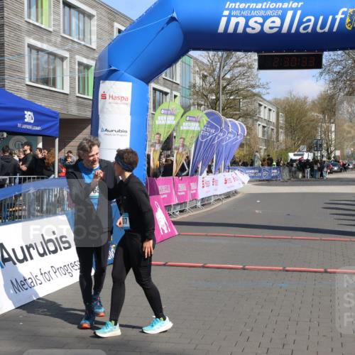 12.04.2026 - 45. Internationalen Wilhelmsburger Insellauf Strokosch-Dieckow http://msf.ph/oto/9468587 12.04.2026 11:20:31 Ziel 3707, 4446, 4165 meine-sportfotos.de