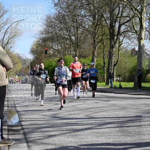12.04.2026 - 45. Internationalen Wilhelmsburger Insellauf J. Mangold http://msf.ph/oto/9468588 12.04.2026 11:10:30 Ziel 3239, 2859, 2811, 2346, 3884, 3847, 3832, 2199, 3715, 2585, 4334, 3507, 3913, 2208, 2539, 2513, 2539, 2513, 2590, 2576, 2320, 5616, 2548 meine-sportfotos.de