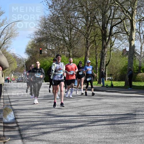 12.04.2026 - 45. Internationalen Wilhelmsburger Insellauf J. Mangold http://msf.ph/oto/9468590 12.04.2026 11:10:30 Ziel 3239, 2859, 2811, 2346, 3884, 3847, 3832, 2199, 3715, 2585, 4334, 3507, 3913, 2208, 2539, 2513, 2539, 2513, 2590, 2576, 2320, 5616, 2548 meine-sportfotos.de