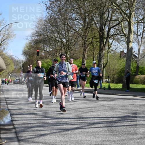 12.04.2026 - 45. Internationalen Wilhelmsburger Insellauf J. Mangold http://msf.ph/oto/9468597 12.04.2026 11:10:30 Ziel 3239, 2859, 2811, 2346, 3884, 3847, 3832, 2199, 3715, 2585, 4334, 3507, 3913, 2208, 2539, 2513, 2539, 2513, 2590, 2576, 2320, 5616, 2548 meine-sportfotos.de