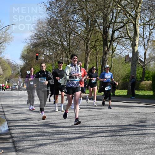 12.04.2026 - 45. Internationalen Wilhelmsburger Insellauf J. Mangold http://msf.ph/oto/9468604 12.04.2026 11:10:31 Ziel 2859, 2811, 2346, 3884, 3847, 3832, 2199, 3715, 2585, 4334, 3507, 3913, 2208, 2539, 2513, 2590, 2576, 2590, 2576, 2320, 5616, 2548 meine-sportfotos.de
