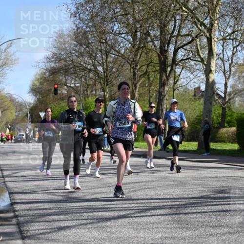 12.04.2026 - 45. Internationalen Wilhelmsburger Insellauf J. Mangold http://msf.ph/oto/9468608 12.04.2026 11:10:31 Ziel 2859, 2811, 2346, 3884, 3847, 3832, 2199, 3715, 2585, 4334, 3507, 3913, 2208, 2539, 2513, 2590, 2576, 2590, 2576, 2320, 5616, 2548 meine-sportfotos.de