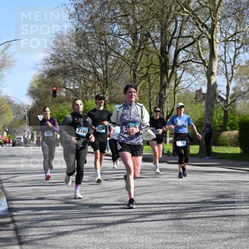 12.04.2026 - 45. Internationalen Wilhelmsburger Insellauf J. Mangold http://msf.ph/oto/9468611 12.04.2026 11:10:31 Ziel 2859, 2811, 2346, 3884, 3847, 3832, 2199, 3715, 2585, 4334, 3507, 3913, 2208, 2539, 2513, 2590, 2576, 2590, 2576, 2320, 5616, 2548 meine-sportfotos.de