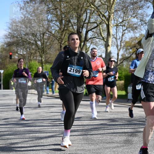 12.04.2026 - 45. Internationalen Wilhelmsburger Insellauf J. Mangold http://msf.ph/oto/9468624 12.04.2026 11:10:33 Ziel 2811, 2346, 3884, 3847, 3832, 2199, 3715, 2585, 4334, 3507, 3913, 2208, 2539, 2513, 2590, 2576, 2320, 5616, 2548 meine-sportfotos.de