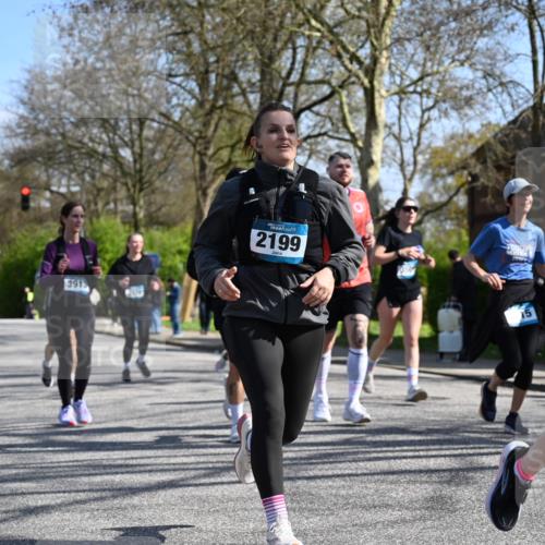 12.04.2026 - 45. Internationalen Wilhelmsburger Insellauf J. Mangold http://msf.ph/oto/9468626 12.04.2026 11:10:33 Ziel 2811, 2346, 3884, 3847, 3832, 2199, 3715, 2585, 4334, 3507, 3913, 2208, 2539, 2513, 2590, 2576, 2320, 5616, 2548 meine-sportfotos.de