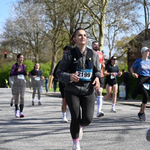 12.04.2026 - 45. Internationalen Wilhelmsburger Insellauf J. Mangold http://msf.ph/oto/9468628 12.04.2026 11:10:33 Ziel 2811, 2346, 3884, 3847, 3832, 2199, 3715, 2585, 4334, 3507, 3913, 2208, 2539, 2513, 2590, 2576, 2320, 5616, 2548 meine-sportfotos.de