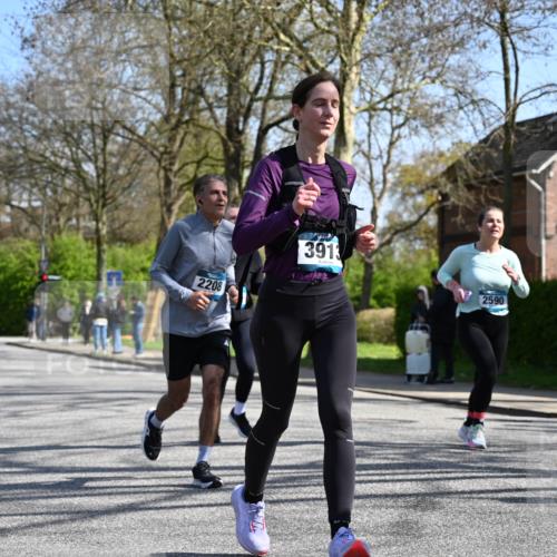 12.04.2026 - 45. Internationalen Wilhelmsburger Insellauf J. Mangold http://msf.ph/oto/9468647 12.04.2026 11:10:35 Ziel 2811, 2346, 3884, 3847, 3832, 2199, 3715, 2585, 4334, 3507, 3913, 2208, 2539, 2513, 2590, 2576, 2320, 5616, 2548, 2673 meine-sportfotos.de