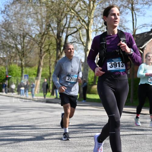 12.04.2026 - 45. Internationalen Wilhelmsburger Insellauf J. Mangold http://msf.ph/oto/9468654 12.04.2026 11:10:35 Ziel 2811, 2346, 3884, 3847, 3832, 2199, 3715, 2585, 4334, 3507, 3913, 2208, 2539, 2513, 2590, 2576, 2320, 5616, 2548, 2673 meine-sportfotos.de