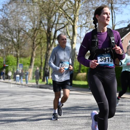 12.04.2026 - 45. Internationalen Wilhelmsburger Insellauf J. Mangold http://msf.ph/oto/9468655 12.04.2026 11:10:36 Ziel 2811, 2346, 3884, 3847, 3832, 2199, 3715, 2585, 4334, 3507, 3913, 2208, 2539, 2513, 2590, 2576, 2320, 5616, 2548, 2673 meine-sportfotos.de