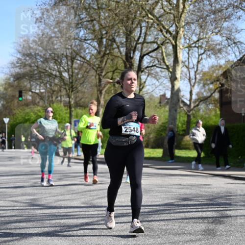 12.04.2026 - 45. Internationalen Wilhelmsburger Insellauf J. Mangold http://msf.ph/oto/9468663 12.04.2026 11:11:01 Ziel 2320, 5616, 2548, 2673, 2326, 2326, 4633, 2867, 3658, 2868, 3758, 3758, 4252, 4744, 4430, 2644 meine-sportfotos.de
