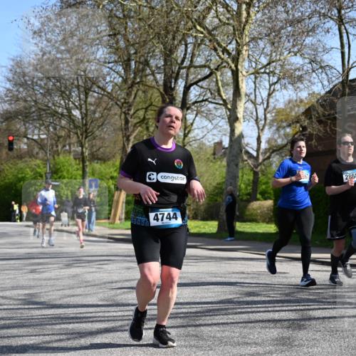 12.04.2026 - 45. Internationalen Wilhelmsburger Insellauf J. Mangold http://msf.ph/oto/9468725 12.04.2026 11:11:19 Ziel 2673, 2326, 4633, 2867, 3658, 2868, 3758, 4252, 4744, 4430, 2644, 3112, 2725, 2770, 3029, 3028, 3751, 4920, 3046 meine-sportfotos.de