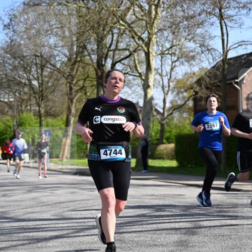 12.04.2026 - 45. Internationalen Wilhelmsburger Insellauf J. Mangold http://msf.ph/oto/9468728 12.04.2026 11:11:19 Ziel 2673, 2326, 4633, 2867, 3658, 2868, 3758, 4252, 4744, 4430, 2644, 3112, 2725, 2770, 3029, 3028, 3751, 4920, 3046 meine-sportfotos.de