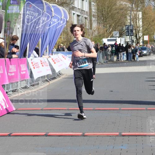 12.04.2026 - 45. Internationalen Wilhelmsburger Insellauf Strokosch-Dieckow http://msf.ph/oto/9468729 12.04.2026 11:21:26 Ziel 5558 meine-sportfotos.de