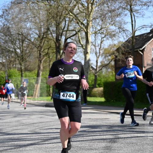 12.04.2026 - 45. Internationalen Wilhelmsburger Insellauf J. Mangold http://msf.ph/oto/9468730 12.04.2026 11:11:19 Ziel 2673, 2326, 4633, 2867, 3658, 2868, 3758, 4252, 4744, 4430, 2644, 3112, 2725, 2770, 3029, 3028, 3751, 4920, 3046 meine-sportfotos.de