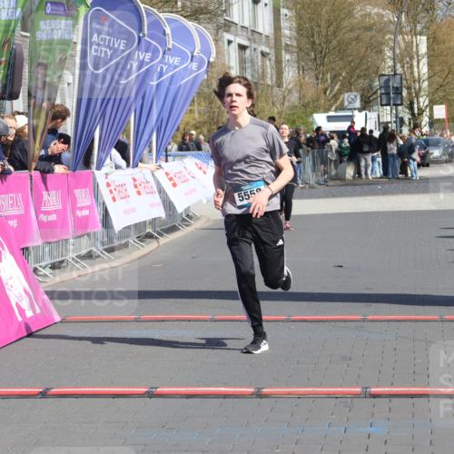 12.04.2026 - 45. Internationalen Wilhelmsburger Insellauf Strokosch-Dieckow http://msf.ph/oto/9468733 12.04.2026 11:21:26 Ziel 5558 meine-sportfotos.de