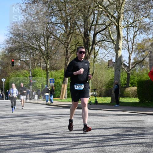 12.04.2026 - 45. Internationalen Wilhelmsburger Insellauf J. Mangold http://msf.ph/oto/9468744 12.04.2026 11:11:29 Ziel 2867, 3658, 2868, 3758, 4252, 4744, 4430, 2644, 3112, 2725, 2770, 3029, 3028, 3751, 4920, 3046, 2817, 2916 meine-sportfotos.de