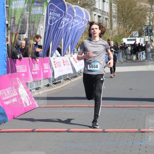 12.04.2026 - 45. Internationalen Wilhelmsburger Insellauf Strokosch-Dieckow http://msf.ph/oto/9468750 12.04.2026 11:21:26 Ziel 5558 meine-sportfotos.de