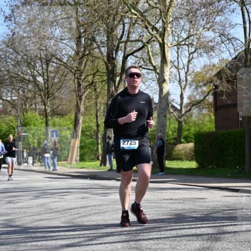 12.04.2026 - 45. Internationalen Wilhelmsburger Insellauf J. Mangold http://msf.ph/oto/9468751 12.04.2026 11:11:29 Ziel 2867, 3658, 2868, 3758, 4252, 4744, 4430, 2644, 3112, 2725, 2770, 3029, 3028, 3751, 4920, 3046, 2817, 2916 meine-sportfotos.de