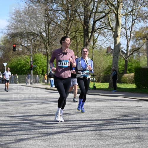 12.04.2026 - 45. Internationalen Wilhelmsburger Insellauf J. Mangold http://msf.ph/oto/9468756 12.04.2026 11:11:34 Ziel 3758, 4252, 4744, 4430, 2644, 3112, 2725, 2770, 3029, 3028, 3751, 4920, 3046, 2817, 2916, 4971, 2489, 3844 meine-sportfotos.de