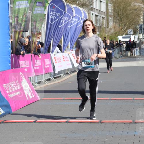 12.04.2026 - 45. Internationalen Wilhelmsburger Insellauf Strokosch-Dieckow http://msf.ph/oto/9468758 12.04.2026 11:21:26 Ziel 5558 meine-sportfotos.de