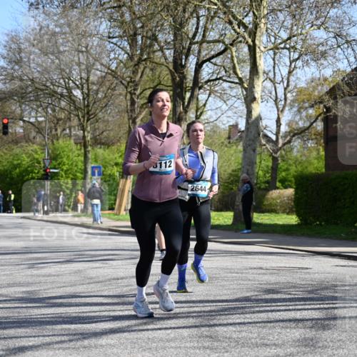12.04.2026 - 45. Internationalen Wilhelmsburger Insellauf J. Mangold http://msf.ph/oto/9468761 12.04.2026 11:11:34 Ziel 3758, 4252, 4744, 4430, 2644, 3112, 2725, 2770, 3029, 3028, 3751, 4920, 3046, 2817, 2916, 4971, 2489, 3844 meine-sportfotos.de