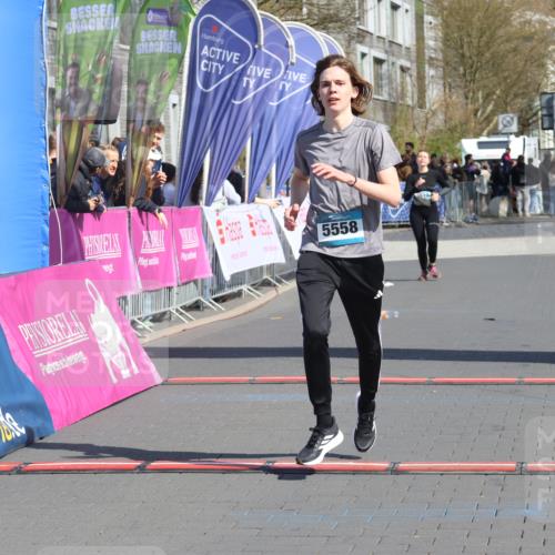12.04.2026 - 45. Internationalen Wilhelmsburger Insellauf Strokosch-Dieckow http://msf.ph/oto/9468762 12.04.2026 11:21:26 Ziel 5558 meine-sportfotos.de