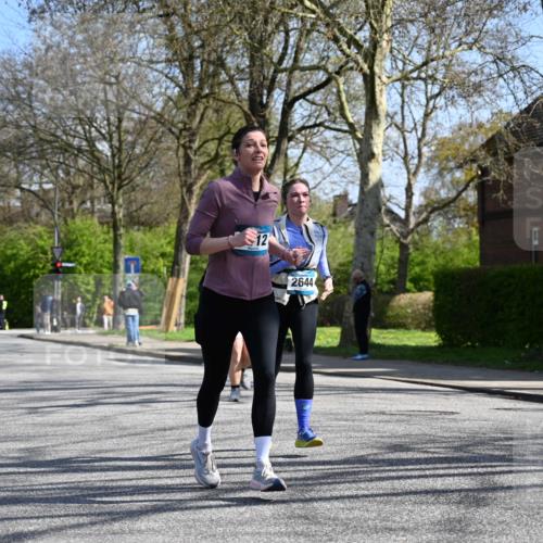 12.04.2026 - 45. Internationalen Wilhelmsburger Insellauf J. Mangold http://msf.ph/oto/9468763 12.04.2026 11:11:34 Ziel 3758, 4252, 4744, 4430, 2644, 3112, 2725, 2770, 3029, 3028, 3751, 4920, 3046, 2817, 2916, 4971, 2489, 3844 meine-sportfotos.de