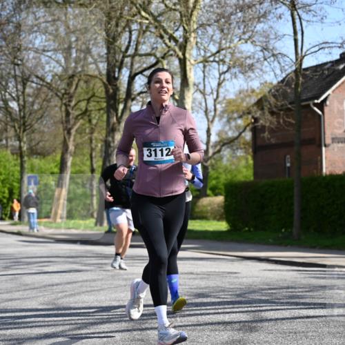 12.04.2026 - 45. Internationalen Wilhelmsburger Insellauf J. Mangold http://msf.ph/oto/9468771 12.04.2026 11:11:35 Ziel 3758, 4252, 4744, 4430, 2644, 3112, 2725, 2770, 3029, 3028, 3751, 4920, 3046, 2817, 2916, 4971, 2489, 3844, 5741 meine-sportfotos.de