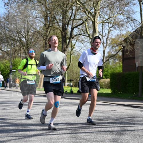 12.04.2026 - 45. Internationalen Wilhelmsburger Insellauf J. Mangold http://msf.ph/oto/9468774 12.04.2026 11:11:44 Ziel 4430, 2644, 3112, 2725, 2770, 3029, 3028, 3751, 4920, 3046, 2817, 2916, 4971, 2489, 3844, 5741, 2668, 2816, 2918, 3589, 2135 meine-sportfotos.de