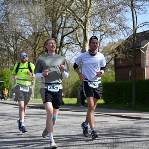 12.04.2026 - 45. Internationalen Wilhelmsburger Insellauf J. Mangold http://msf.ph/oto/9468778 12.04.2026 11:11:44 Ziel 4430, 2644, 3112, 2725, 2770, 3029, 3028, 3751, 4920, 3046, 2817, 2916, 4971, 2489, 3844, 5741, 2668, 2816, 2918, 3589, 2135 meine-sportfotos.de