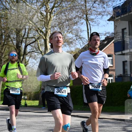 12.04.2026 - 45. Internationalen Wilhelmsburger Insellauf J. Mangold http://msf.ph/oto/9468794 12.04.2026 11:11:45 Ziel 4430, 2644, 3112, 2725, 2770, 3029, 3028, 3751, 4920, 3046, 2817, 2916, 4971, 2489, 3844, 2489, 3844, 5741, 2668, 2816, 2918, 3589, 2135 meine-sportfotos.de