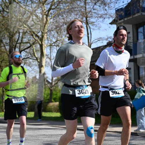 12.04.2026 - 45. Internationalen Wilhelmsburger Insellauf J. Mangold http://msf.ph/oto/9468798 12.04.2026 11:11:45 Ziel 4430, 2644, 3112, 2725, 2770, 3029, 3028, 3751, 4920, 3046, 2817, 2916, 4971, 2489, 3844, 2489, 3844, 5741, 2668, 2816, 2918, 3589, 2135 meine-sportfotos.de