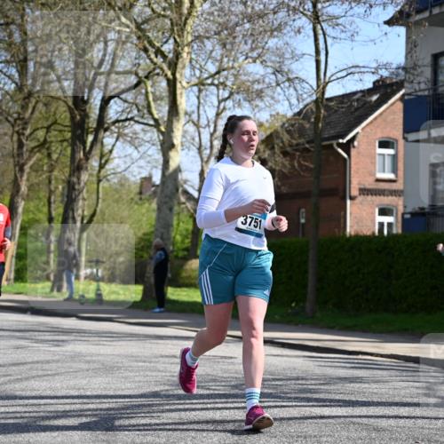 12.04.2026 - 45. Internationalen Wilhelmsburger Insellauf J. Mangold http://msf.ph/oto/9468802 12.04.2026 11:11:50 Ziel 3112, 2725, 2770, 3029, 3028, 3751, 4920, 3046, 2817, 2916, 4971, 2489, 3844, 5741, 2668, 2816, 2918, 3589, 2135 meine-sportfotos.de