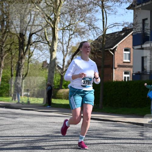 12.04.2026 - 45. Internationalen Wilhelmsburger Insellauf J. Mangold http://msf.ph/oto/9468803 12.04.2026 11:11:50 Ziel 3112, 2725, 2770, 3029, 3028, 3751, 4920, 3046, 2817, 2916, 4971, 2489, 3844, 5741, 2668, 2816, 2918, 3589, 2135 meine-sportfotos.de