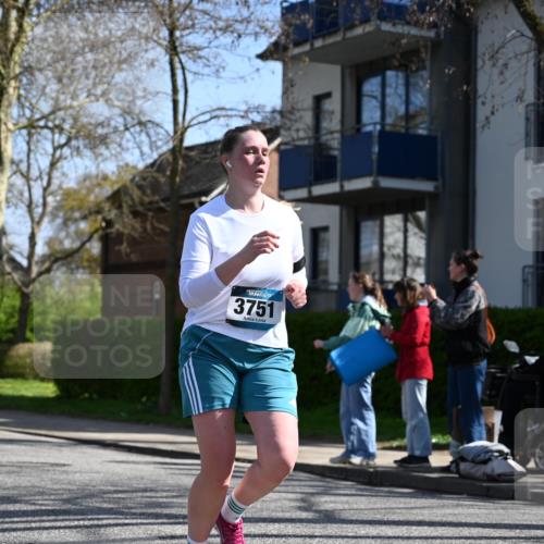12.04.2026 - 45. Internationalen Wilhelmsburger Insellauf J. Mangold http://msf.ph/oto/9468810 12.04.2026 11:11:50 Ziel 3112, 2725, 2770, 3029, 3028, 3751, 4920, 3046, 2817, 2916, 4971, 2489, 3844, 5741, 2668, 2816, 2918, 3589, 2135 meine-sportfotos.de