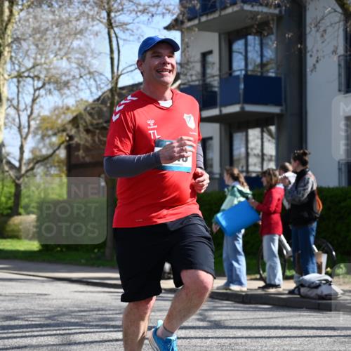 12.04.2026 - 45. Internationalen Wilhelmsburger Insellauf J. Mangold http://msf.ph/oto/9468816 12.04.2026 11:11:53 Ziel 3029, 3028, 3751, 4920, 3046, 2817, 2916, 4971, 2489, 3844, 5741, 2668, 2816, 2918, 3589, 3589, 2135 meine-sportfotos.de