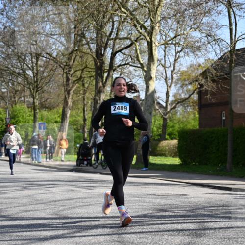 12.04.2026 - 45. Internationalen Wilhelmsburger Insellauf J. Mangold http://msf.ph/oto/9468848 12.04.2026 11:12:02 Ziel 3751, 4920, 3046, 2817, 2916, 4971, 2489, 3844, 5741, 2668, 2816, 2918, 3589, 2135, 2435, 3517, 2739, 3003, 2753 meine-sportfotos.de