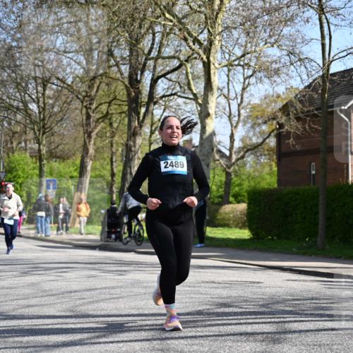 12.04.2026 - 45. Internationalen Wilhelmsburger Insellauf J. Mangold http://msf.ph/oto/9468849 12.04.2026 11:12:02 Ziel 3751, 4920, 3046, 2817, 2916, 4971, 2489, 3844, 5741, 2668, 2816, 2918, 3589, 2135, 2435, 3517, 2739, 3003, 2753 meine-sportfotos.de
