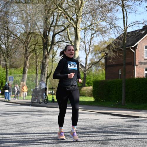 12.04.2026 - 45. Internationalen Wilhelmsburger Insellauf J. Mangold http://msf.ph/oto/9468852 12.04.2026 11:12:02 Ziel 3751, 4920, 3046, 2817, 2916, 4971, 2489, 3844, 5741, 2668, 2816, 2918, 3589, 2135, 2435, 3517, 2739, 3003, 2753 meine-sportfotos.de