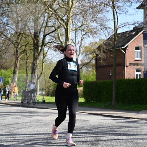 12.04.2026 - 45. Internationalen Wilhelmsburger Insellauf J. Mangold http://msf.ph/oto/9468854 12.04.2026 11:12:02 Ziel 3751, 4920, 3046, 2817, 2916, 4971, 2489, 3844, 5741, 2668, 2816, 2918, 3589, 2135, 2435, 3517, 2739, 3003, 2753 meine-sportfotos.de