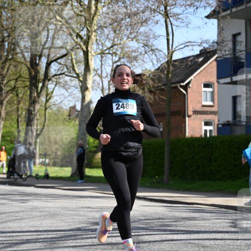 12.04.2026 - 45. Internationalen Wilhelmsburger Insellauf J. Mangold http://msf.ph/oto/9468860 12.04.2026 11:12:03 Ziel 4920, 3046, 2817, 2916, 4971, 2489, 3844, 5741, 2668, 2816, 2816, 2918, 3589, 2135, 2435, 3517, 2739, 3003, 2753 meine-sportfotos.de