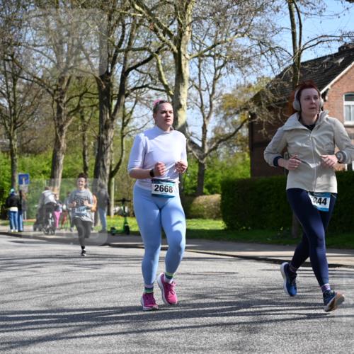 12.04.2026 - 45. Internationalen Wilhelmsburger Insellauf J. Mangold http://msf.ph/oto/9468880 12.04.2026 11:12:07 Ziel 3046, 2817, 2916, 4971, 2489, 3844, 5741, 2668, 2816, 2918, 3589, 2135, 2435, 2435, 3517, 2739, 3003, 2753, 2272, 3718, 3405 meine-sportfotos.de