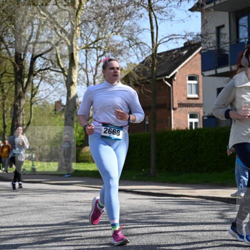 12.04.2026 - 45. Internationalen Wilhelmsburger Insellauf J. Mangold http://msf.ph/oto/9468889 12.04.2026 11:12:08 Ziel 3046, 2817, 2916, 4971, 2489, 3844, 5741, 2668, 2816, 2918, 3589, 2135, 2135, 2435, 3517, 3517, 2739, 3003, 2753, 2272, 3718, 3405 meine-sportfotos.de
