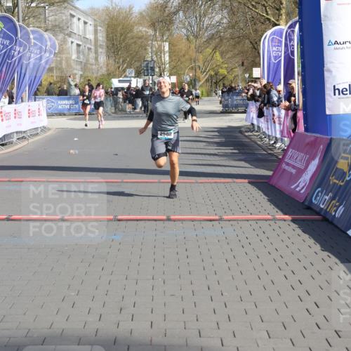 12.04.2026 - 45. Internationalen Wilhelmsburger Insellauf Strokosch-Dieckow http://msf.ph/oto/9468890 12.04.2026 11:22:01 Ziel 2588 meine-sportfotos.de
