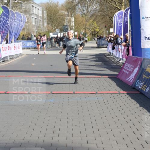 12.04.2026 - 45. Internationalen Wilhelmsburger Insellauf Strokosch-Dieckow http://msf.ph/oto/9468894 12.04.2026 11:22:01 Ziel 2588 meine-sportfotos.de