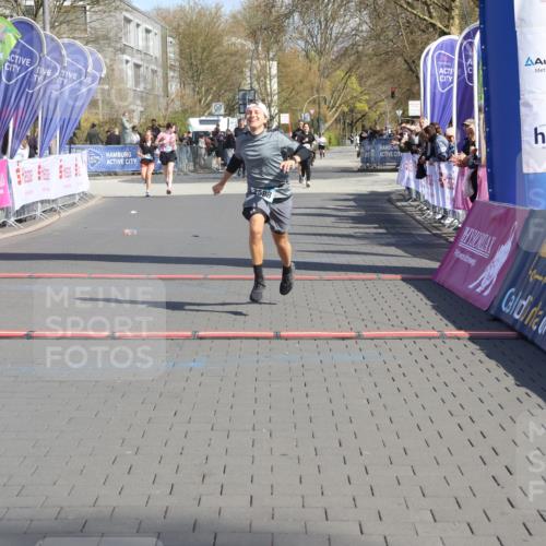 12.04.2026 - 45. Internationalen Wilhelmsburger Insellauf Strokosch-Dieckow http://msf.ph/oto/9468898 12.04.2026 11:22:01 Ziel 2588 meine-sportfotos.de
