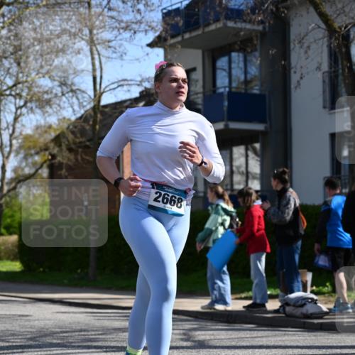 12.04.2026 - 45. Internationalen Wilhelmsburger Insellauf J. Mangold http://msf.ph/oto/9468900 12.04.2026 11:12:09 Ziel 2817, 2916, 4971, 2489, 3844, 5741, 2668, 2816, 2918, 3589, 2135, 2435, 3517, 2739, 2739, 3003, 2753, 2272, 3718, 3405 meine-sportfotos.de