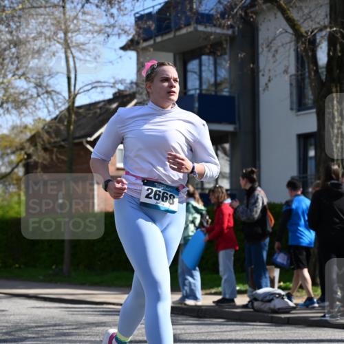 12.04.2026 - 45. Internationalen Wilhelmsburger Insellauf J. Mangold http://msf.ph/oto/9468901 12.04.2026 11:12:09 Ziel 2817, 2916, 4971, 2489, 3844, 5741, 2668, 2816, 2918, 3589, 2135, 2435, 3517, 2739, 2739, 3003, 2753, 2272, 3718, 3405 meine-sportfotos.de